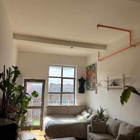 Cosy Private Room With Shared Bathroom Facilities Лондон Екстериор снимка