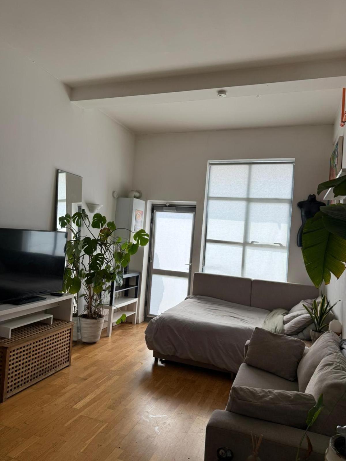Cosy Private Room With Shared Bathroom Facilities Лондон Екстериор снимка